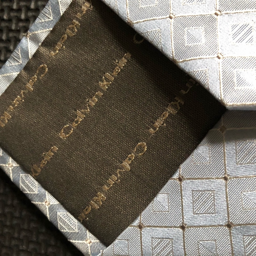 NWT Men's Calvin Klein Silk tie- Light Blue Geometric Pattern - Picture 5 of 8
